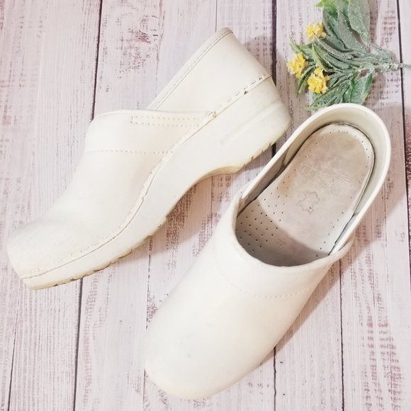 dansko professional white
